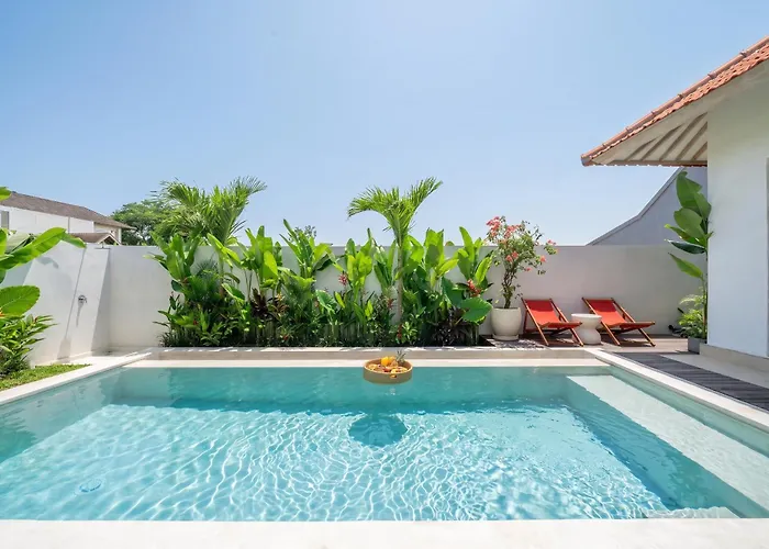 Bambola - Spacious Patio With Large Private Pool Canggu